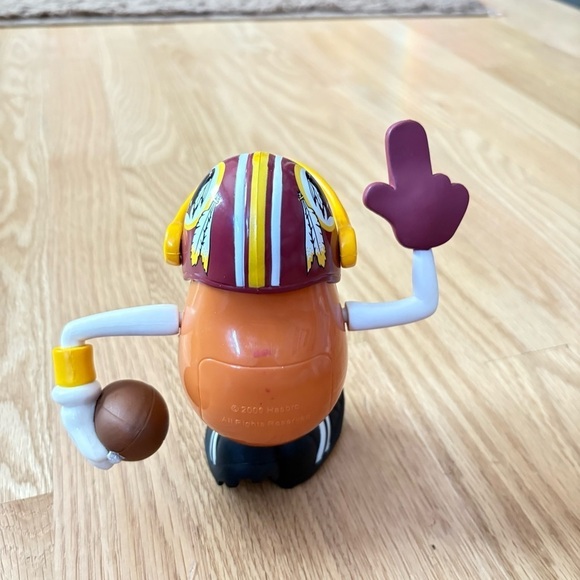 WASHINGTON REDSKINS MR. POTATO HEAD SPORTS SPUDS 2010 Vintage NFL Football - Picture 4 of 5